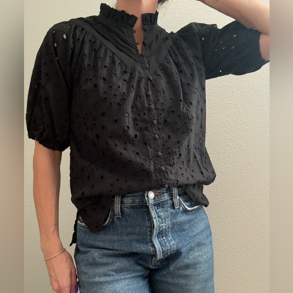 Romantic Black Eyelet Puff Sleeve Top / Cottagecore / Vintage-Inspired - Picture 6 of 8